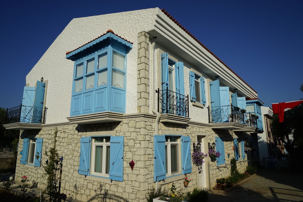 Zeytin Arasi Apart Otel 3/50