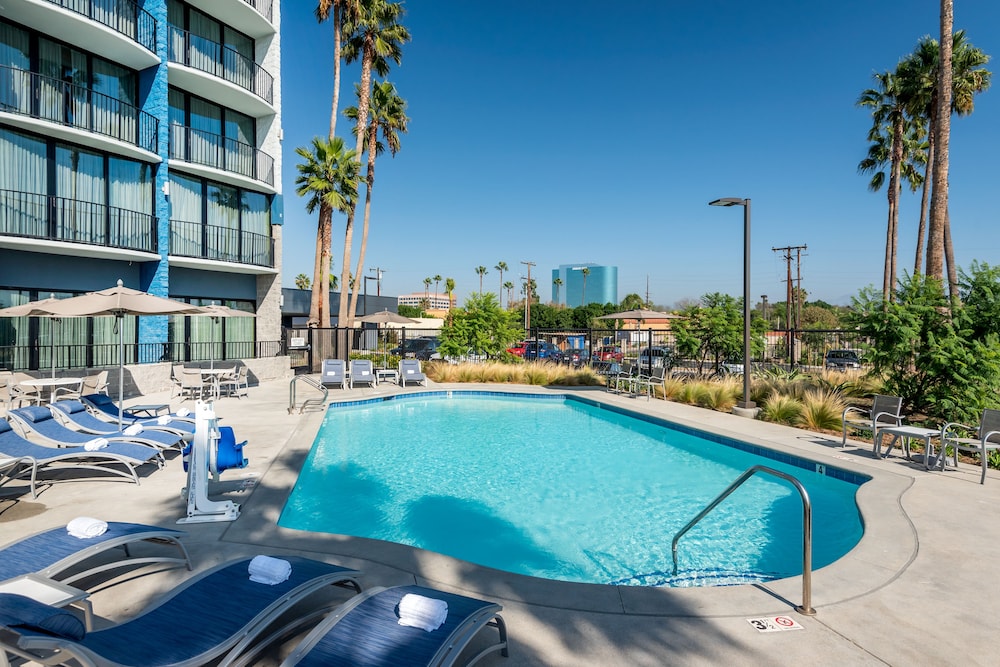 Holiday Inn Express And Suites Santa Ana Orange County an IHG Hotel 2/57