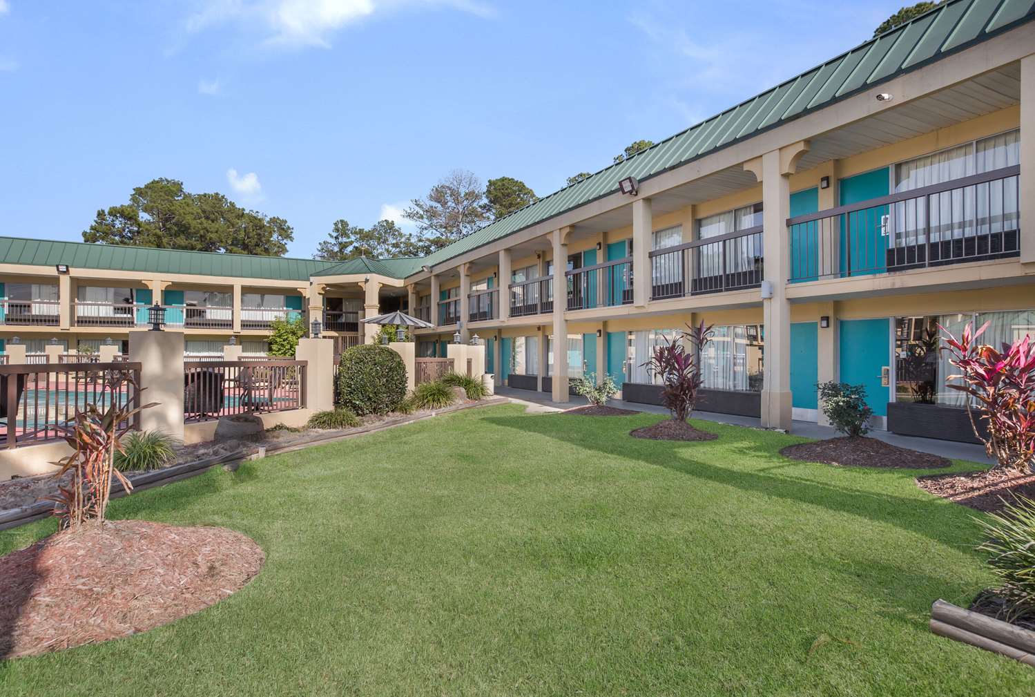 Econo Lodge Inn & Suites Hardeeville-I-95 52/59