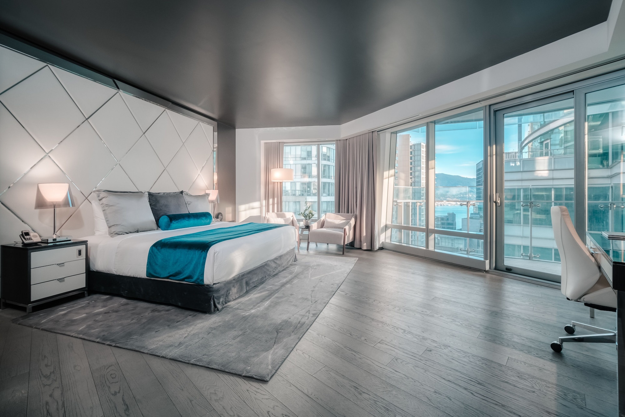 Paradox, King Bed, Balcony