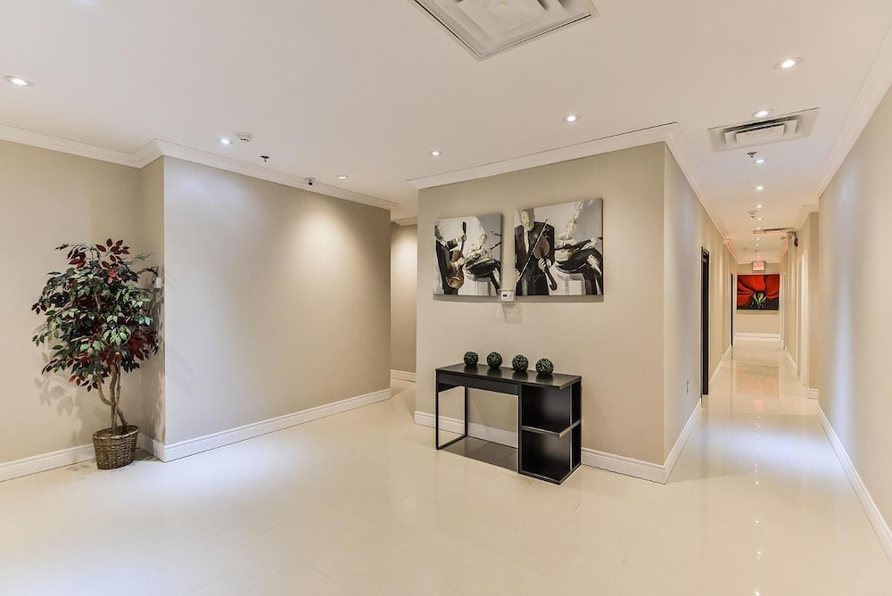 Nu Hotel Toronto 10/57