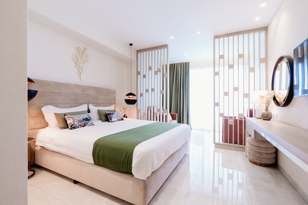 Deluxe, Family, Double and Twin Beds