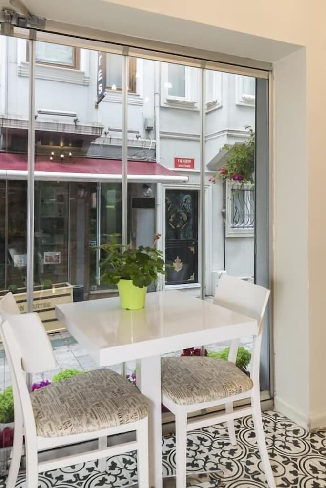 Ada Home's Hotel Taksim 1/20