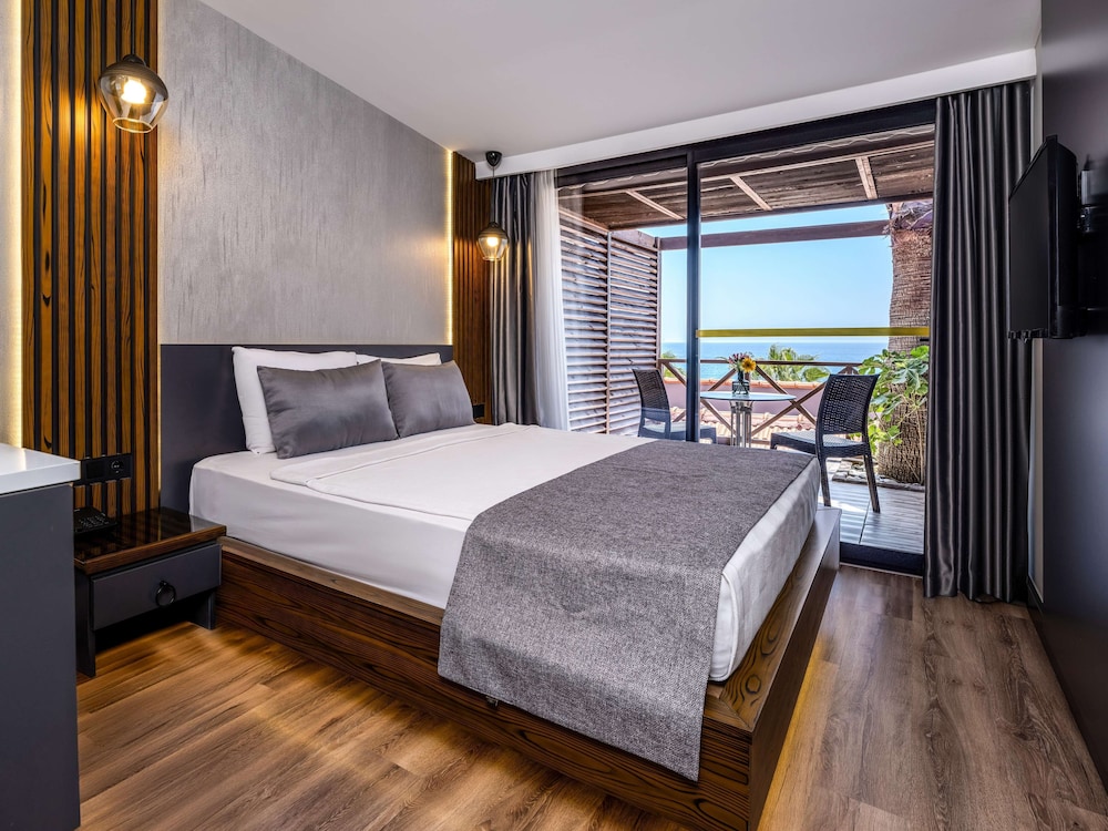 Adora Calma Beach Hotel - Adults Only 12/50