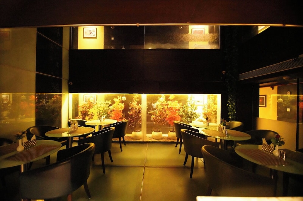 Hotel The Golden Oak 27/36