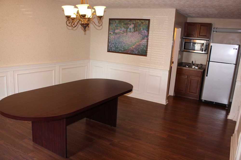 Bluegrass Extended Stay Hotel 36/57