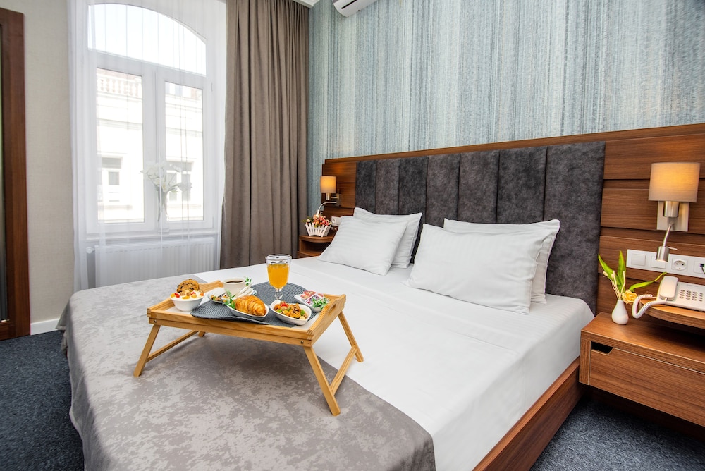 STANDARD, DOUBLE OR TWIN BED