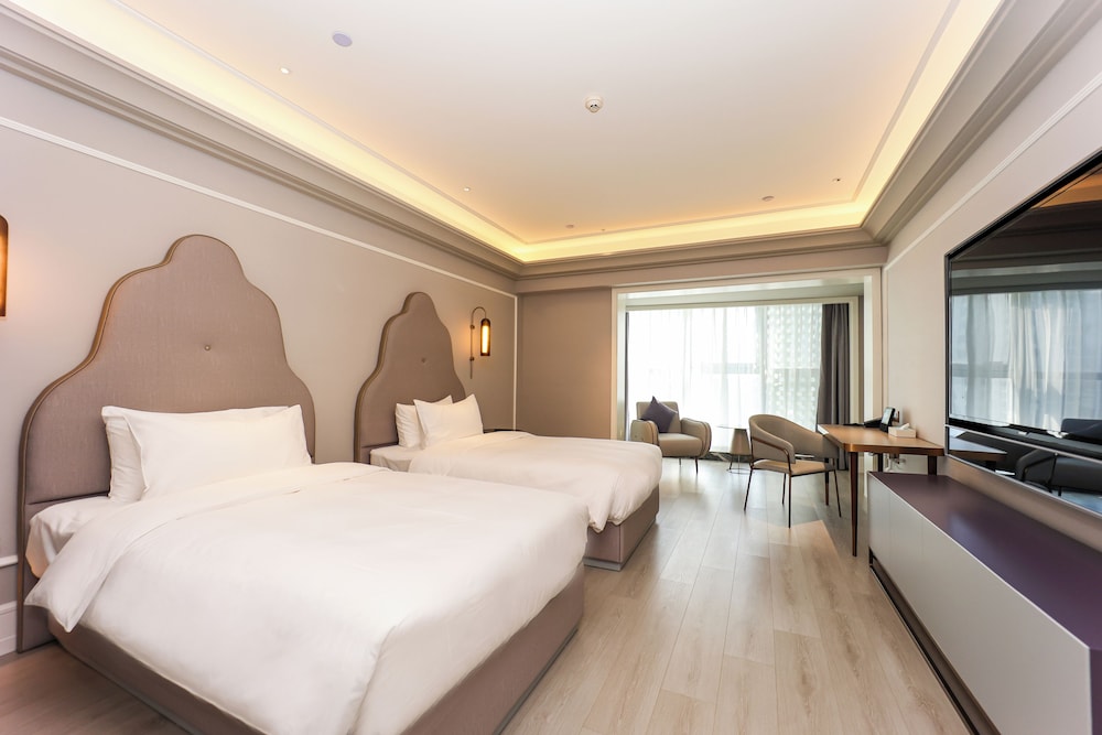 Mercure Jinan West Railway Station 32/65