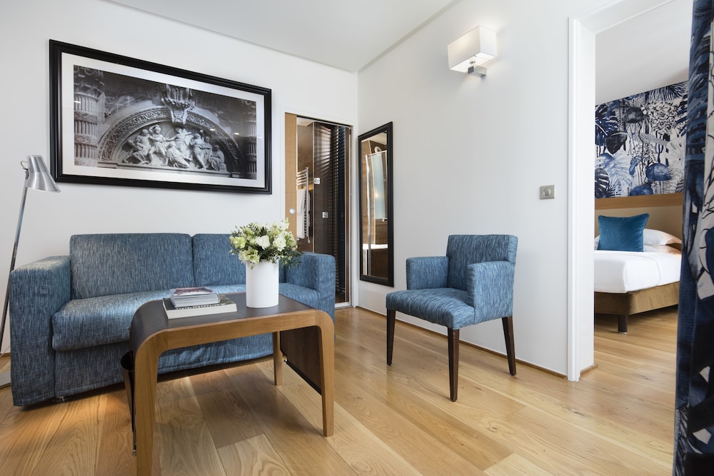 Hotel Le Six 43/63