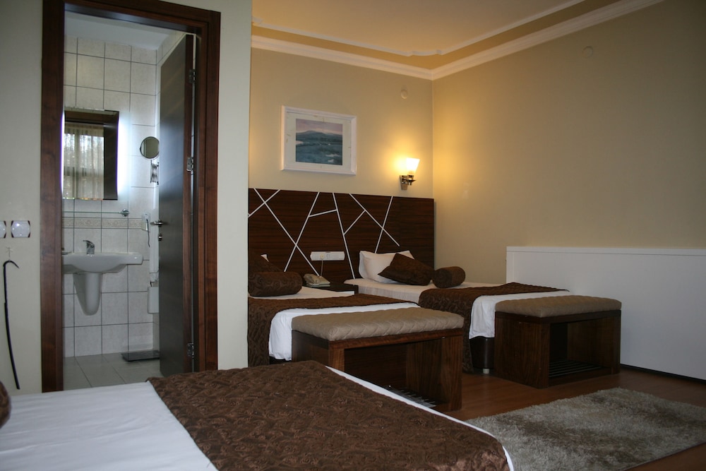 NYSA HOTEL 5/50