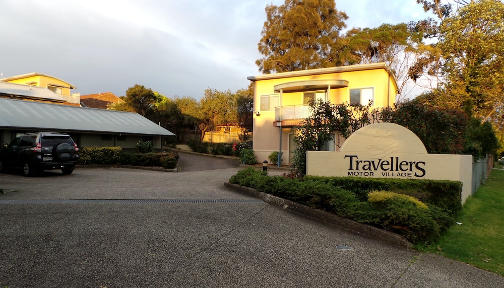 TRAVELLERS MOTOR VILLAGE 39/50