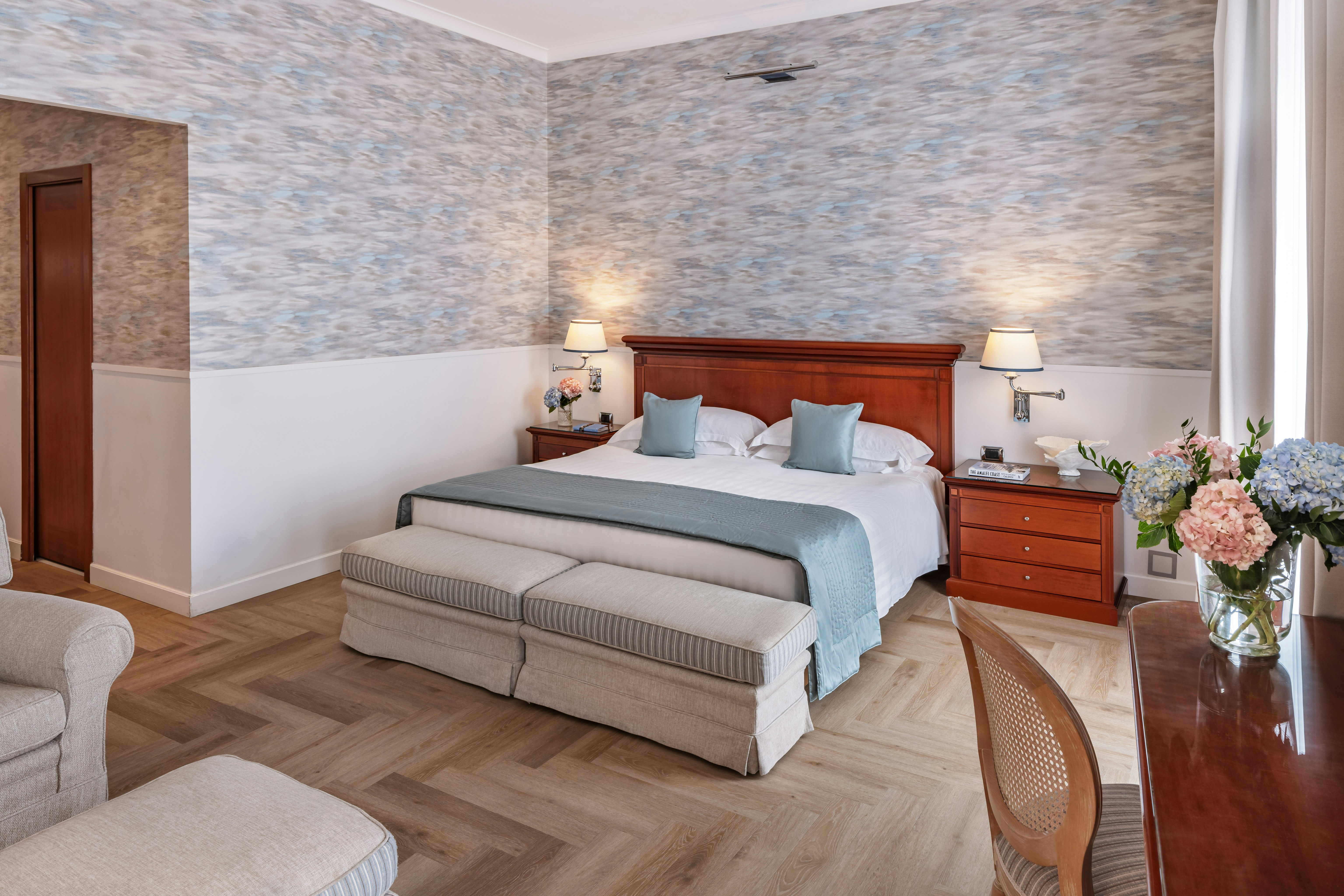 ROOM, TRIPLE