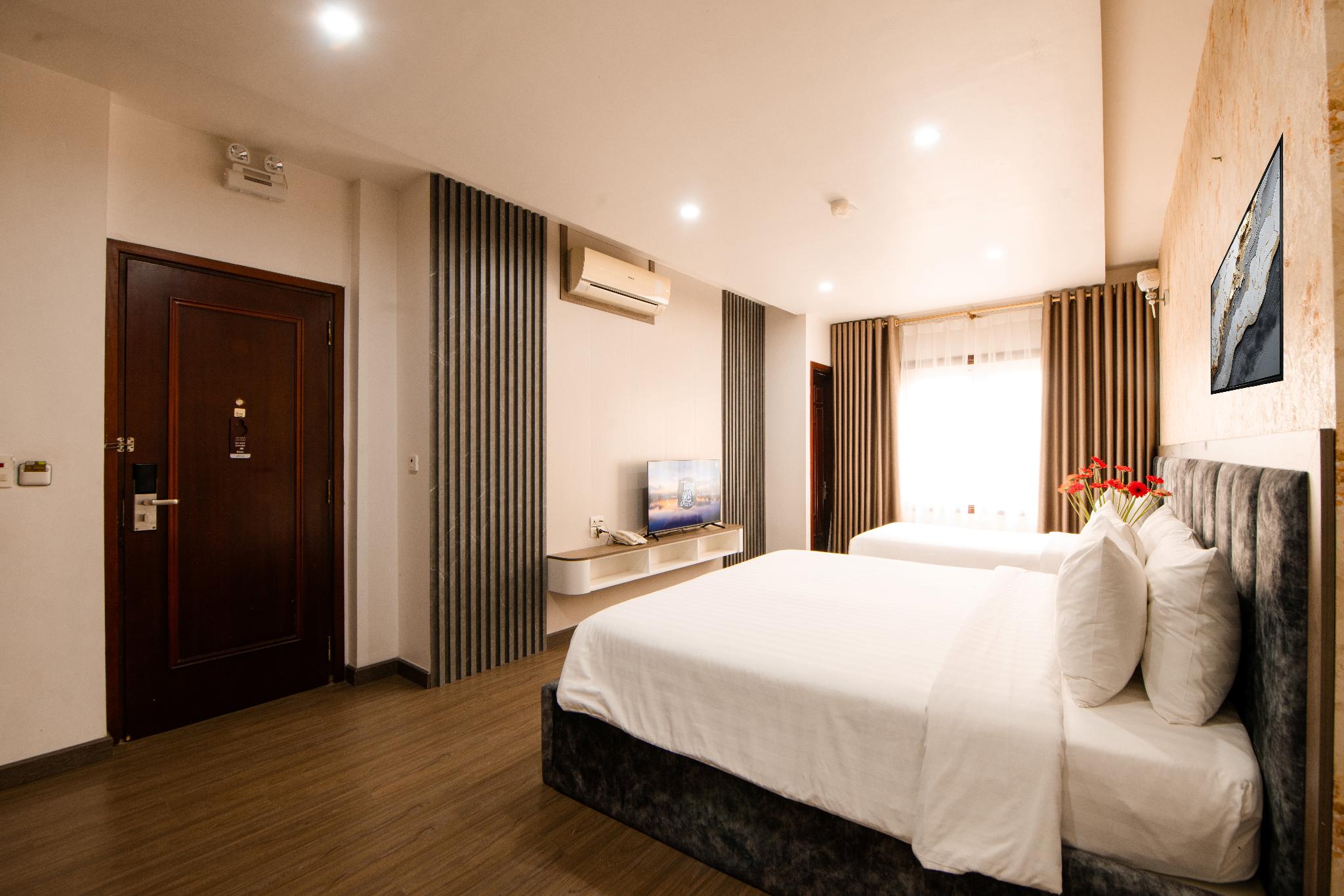 Room, Triple, 1 Queen and 1 Single Bed