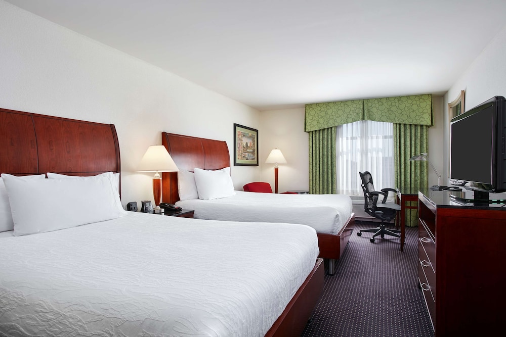 Evolution, 2 Queen Beds
