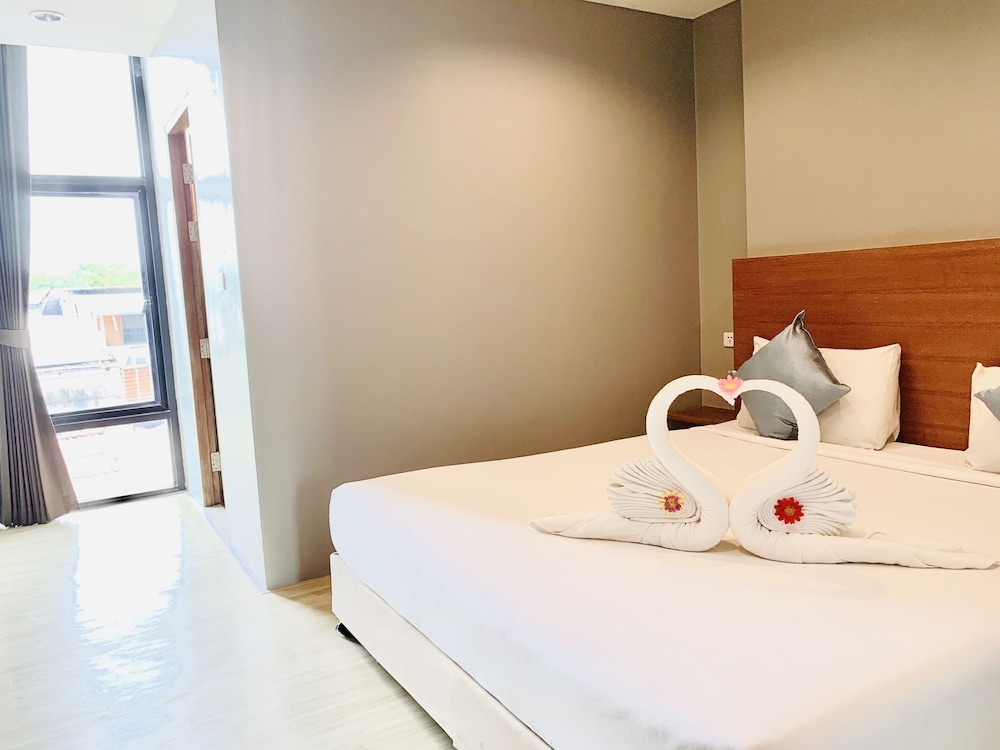 Behind the Scene Hotel Club At Samui 12/62