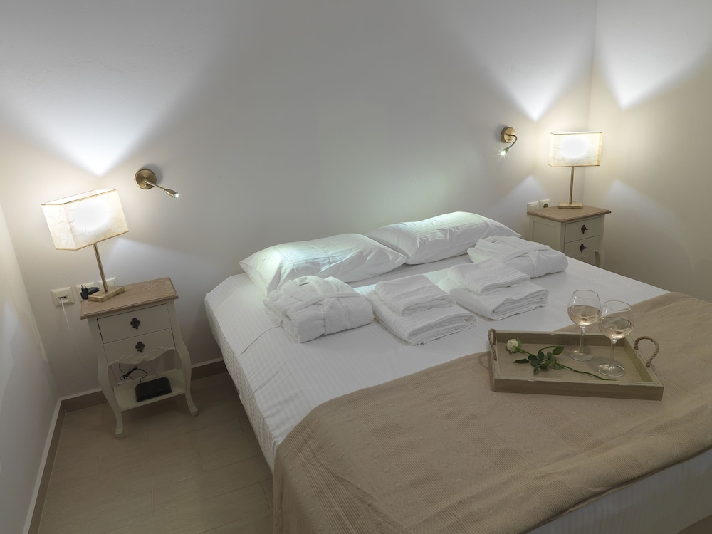 Kamares Villa 16/69