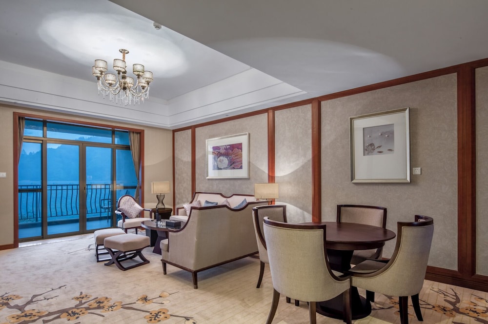 Zhangjiajie Country Garden Phoenix Hotel 40/50