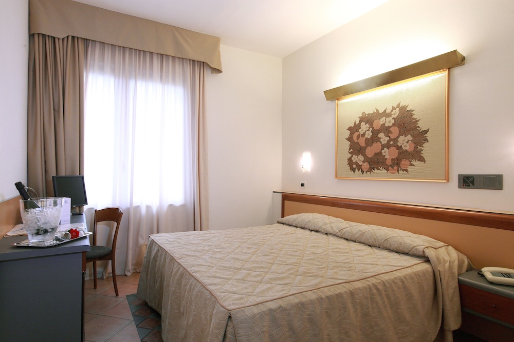 Caravel Hotel 25/62