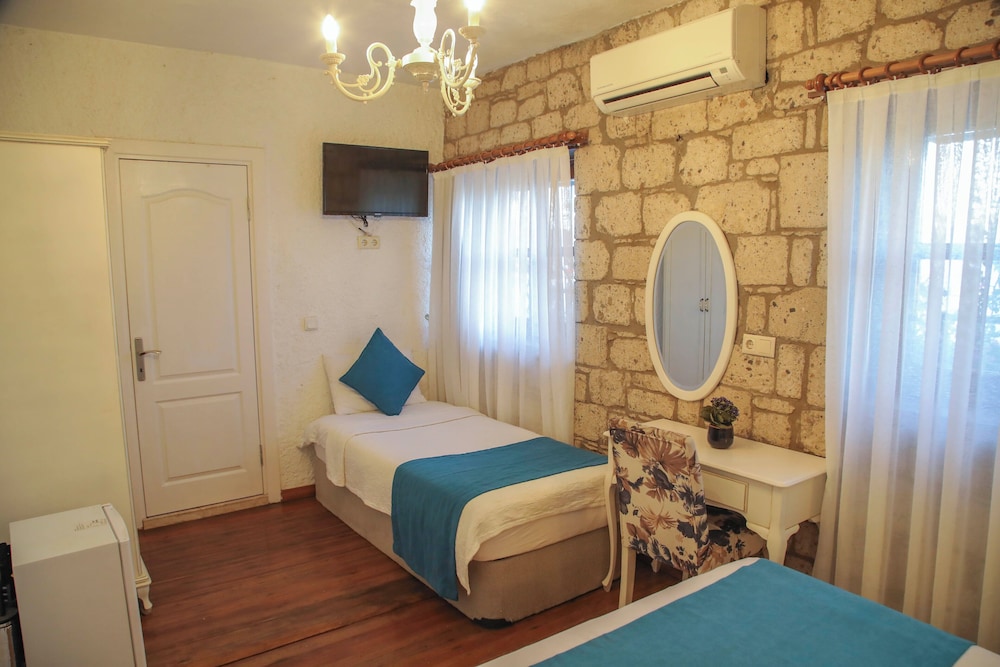 1 BEDROOM, CLASSIC, CITY VIEW