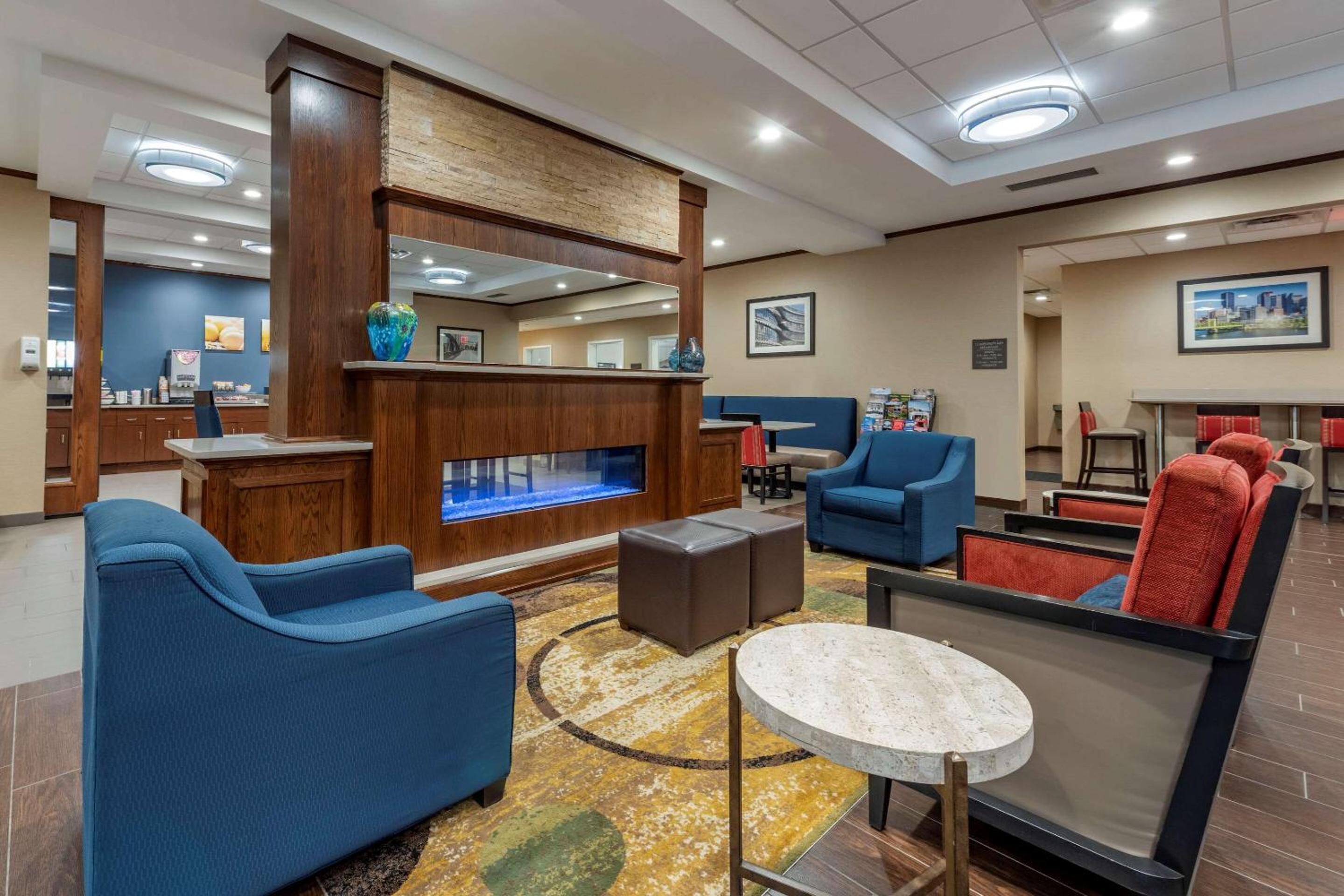 Comfort Inn & Suites 25/40
