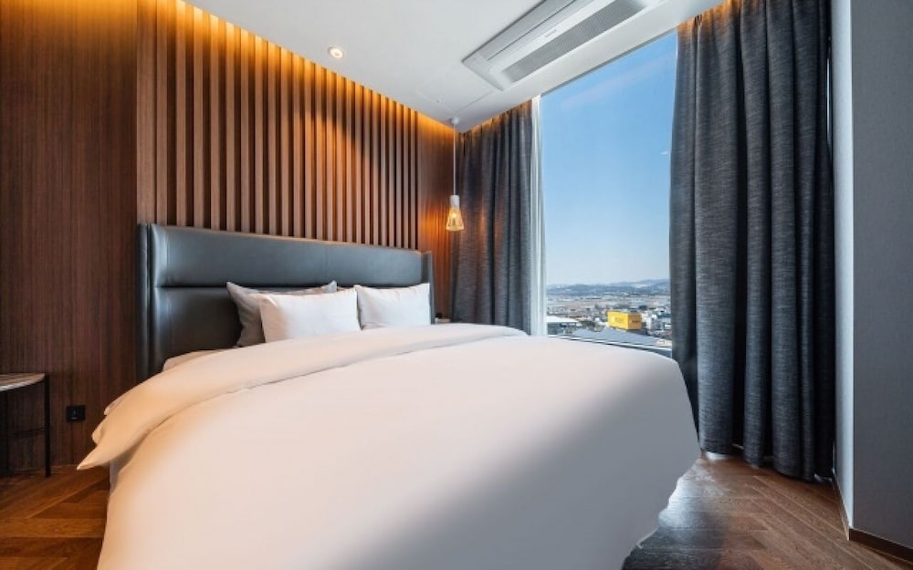 Partyz Hotel 28/76
