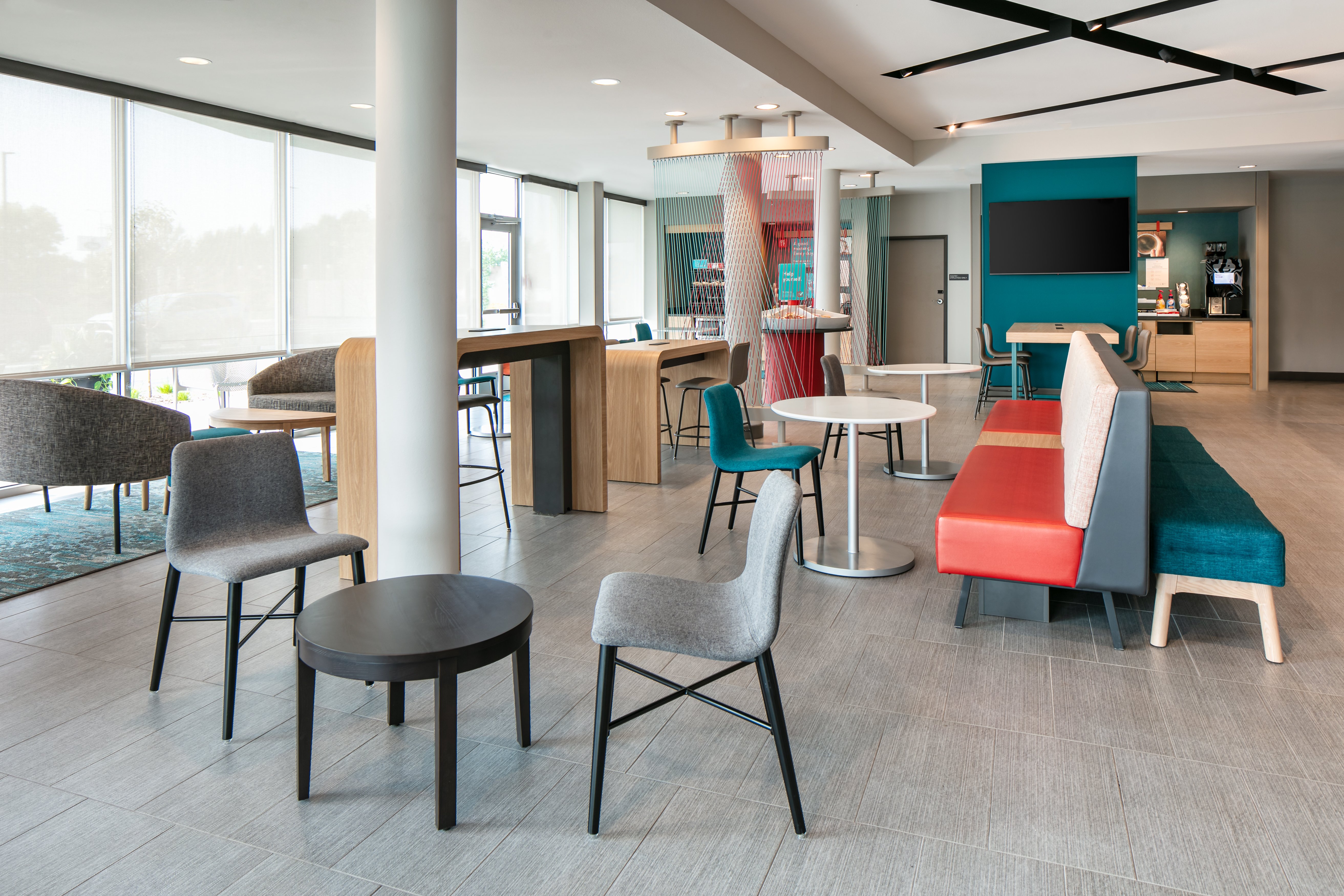 Avid Hotels Roseville - Minneapolis North 24/33