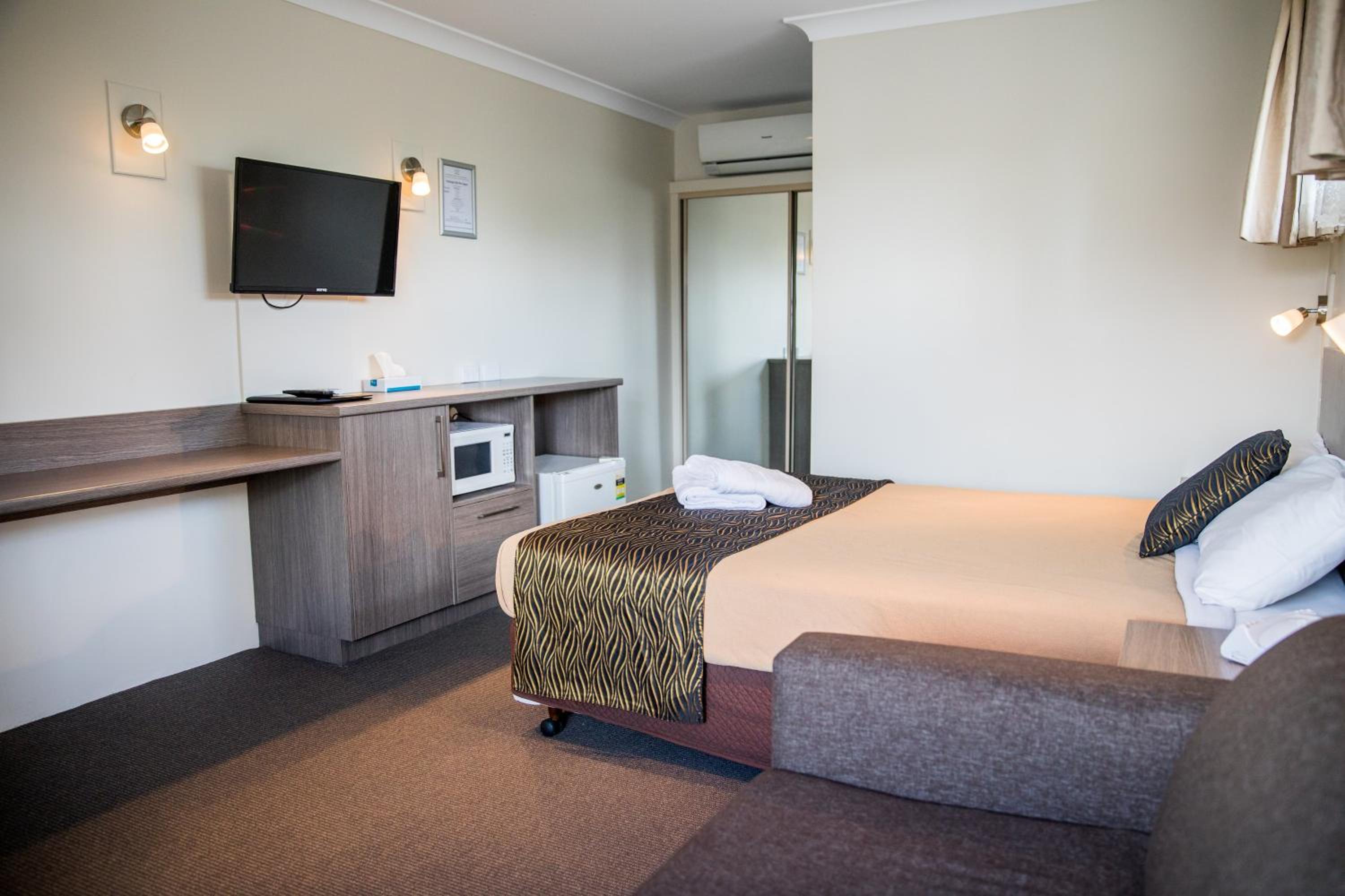 Lilac City Motor Inn 25/44