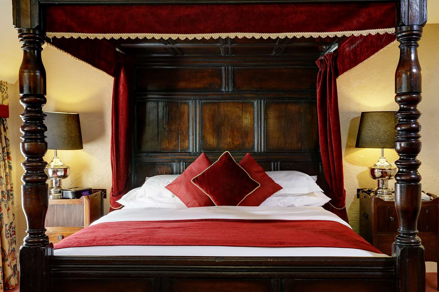 Suite, King Bed, Garden View, Sauna