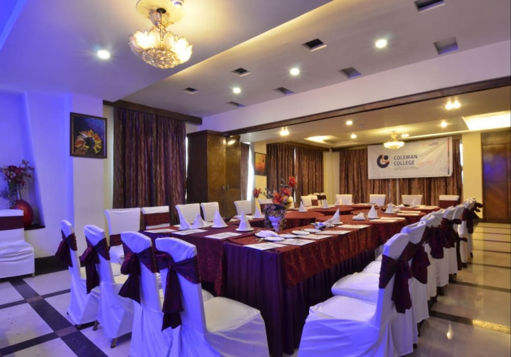 Hk Clarks Inn Amritsar 18/25