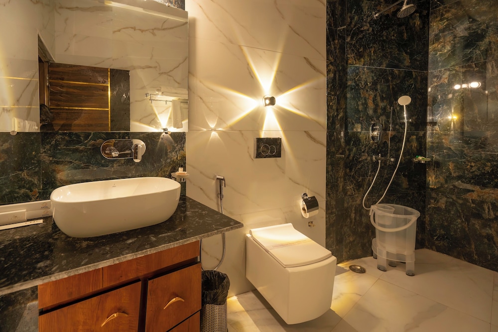 LA PERLE RIVER RESORTS 43/50