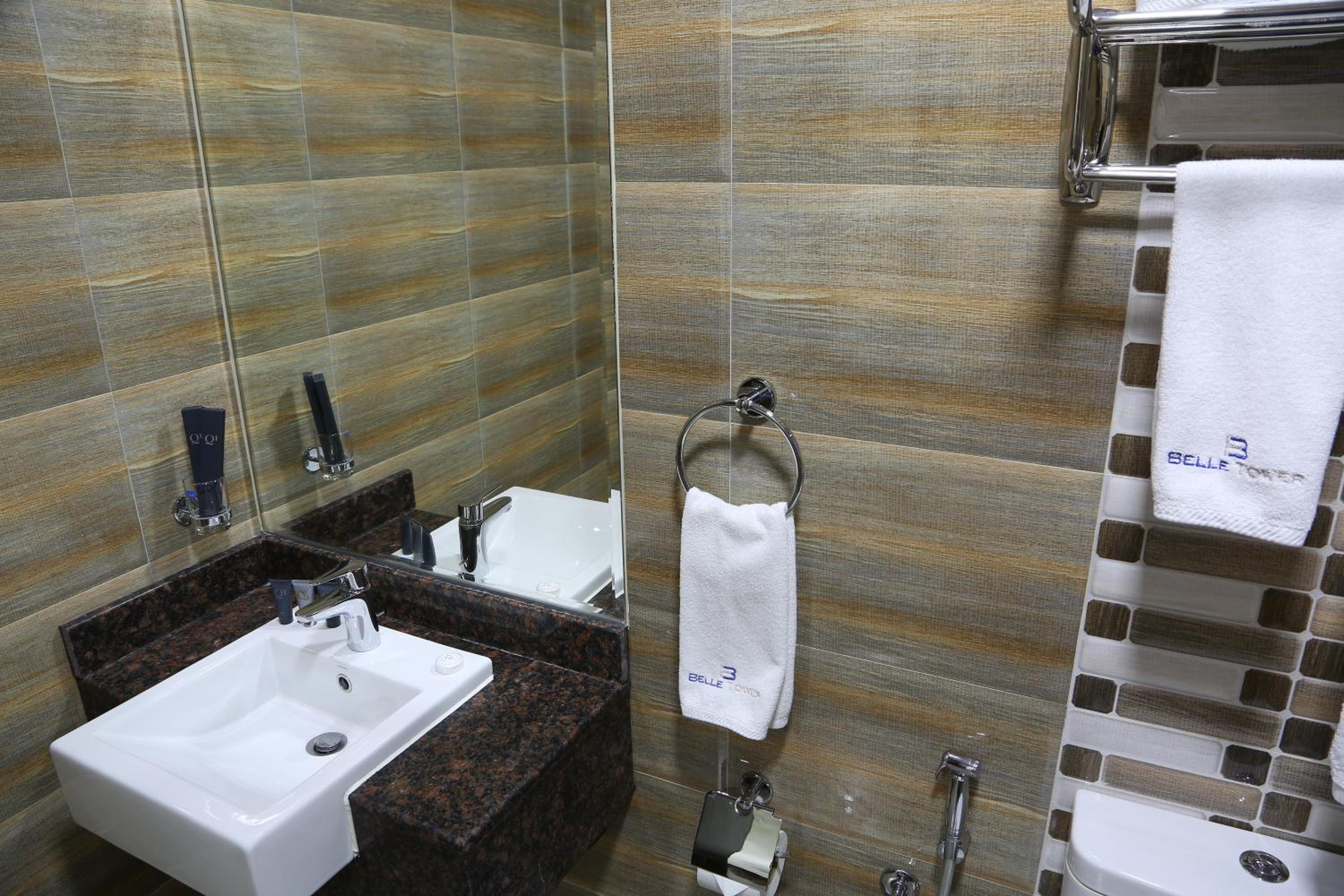 Belle Tower Luxury Hotel Apartments 47/50