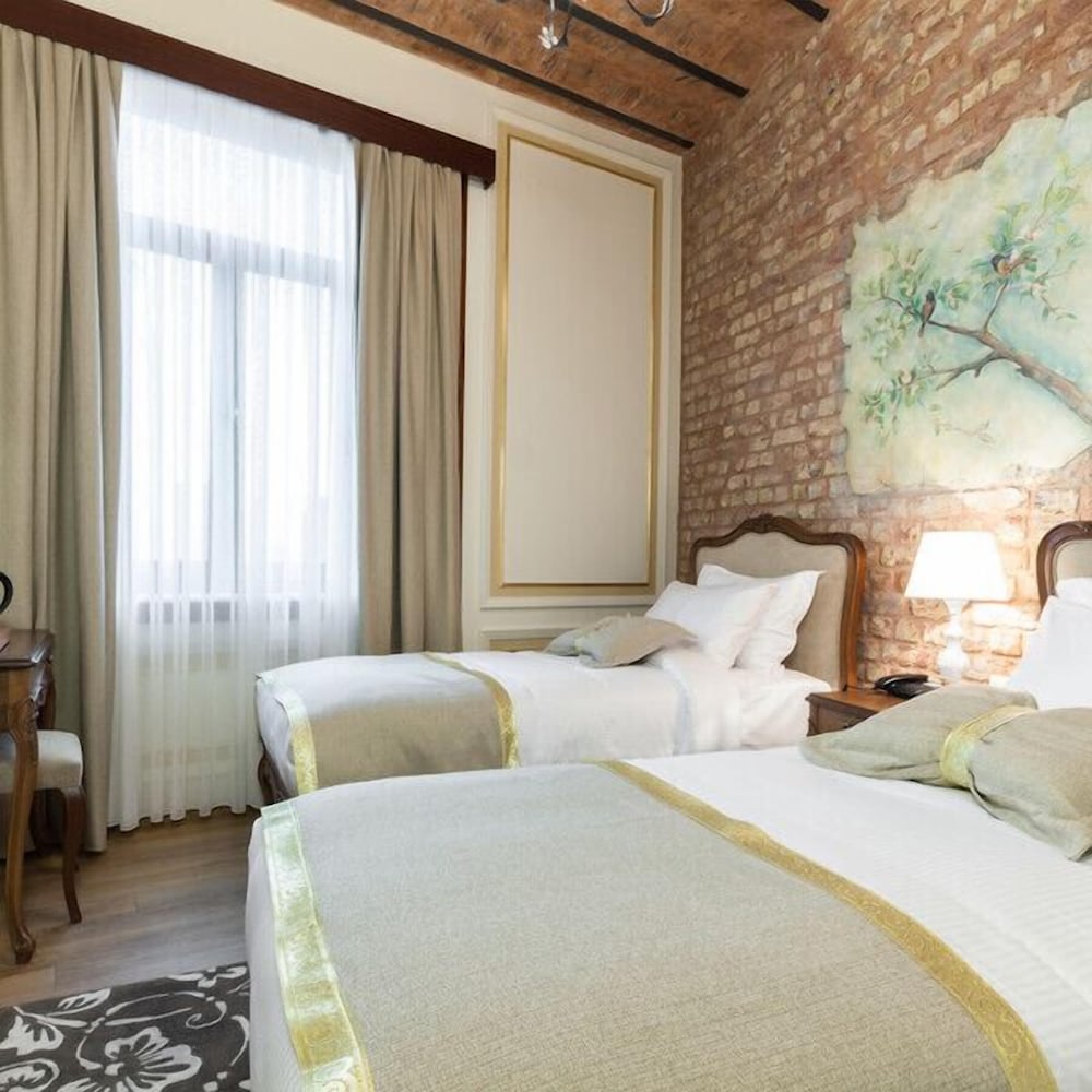 SUPERIOR, DOUBLE BED, CITY VIEW