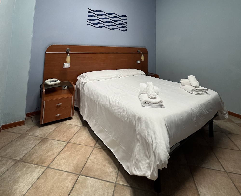 ECONOMY, DOUBLE BED