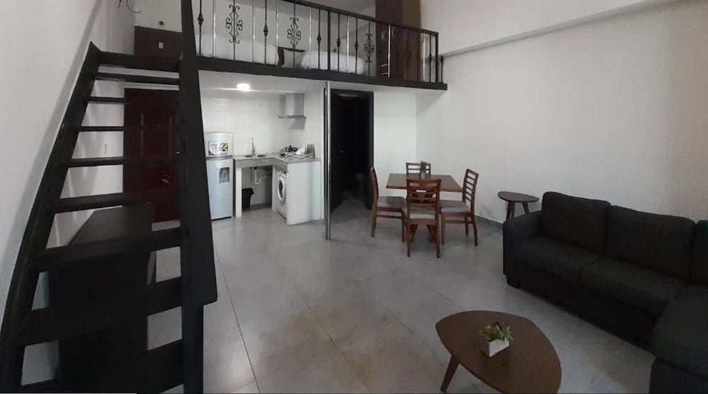 Innfiniti Hotel Suites 33/42