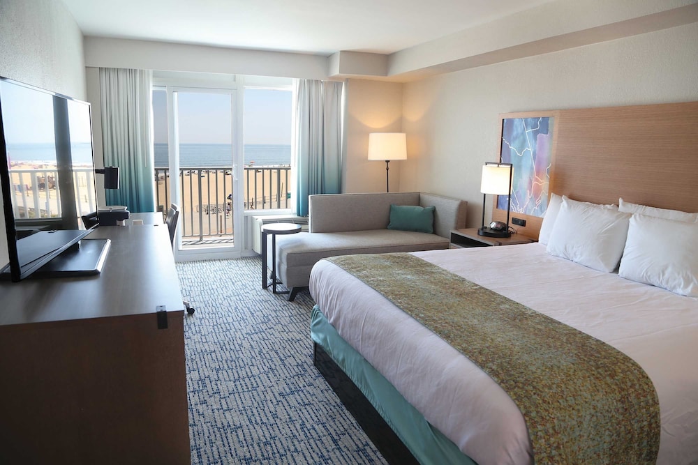 Surfbreak Oceanfront Hotel, Ascend Hotel Collection 21/61