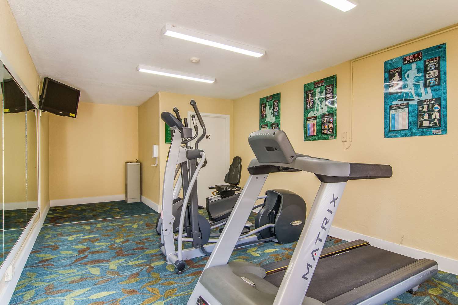 Suburban Studios Hotel Kingsland Near I-95 22/33