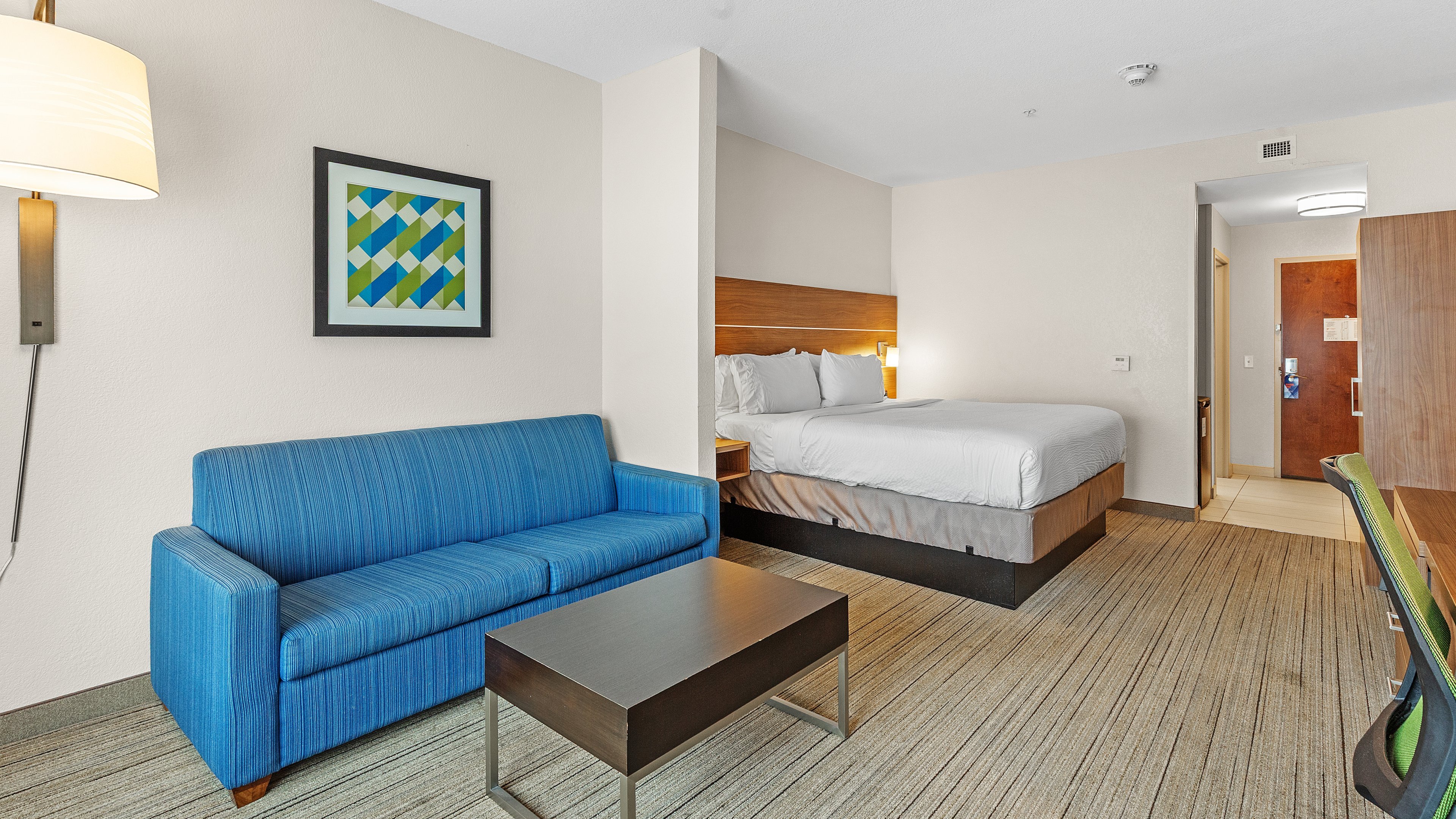 Holiday Inn Express Suites Mobile University Area 13/33