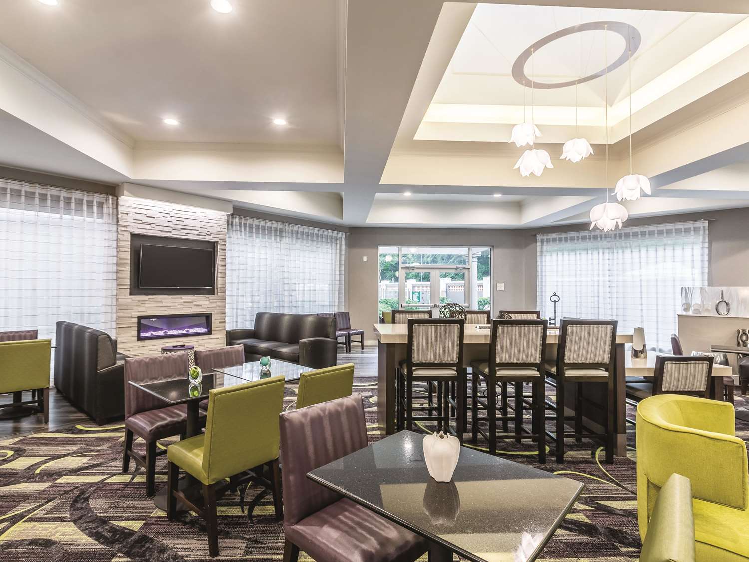 La Quinta Inn & Suites by Wyndham Atlanta Alpharetta 33/37