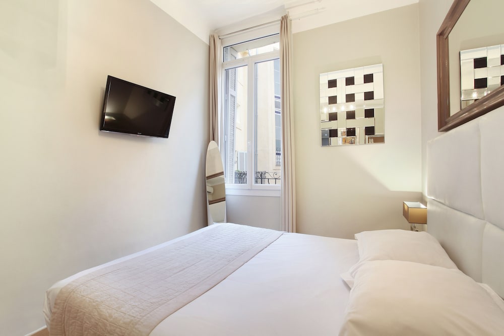 HOTEL DE FRANCE 12/38