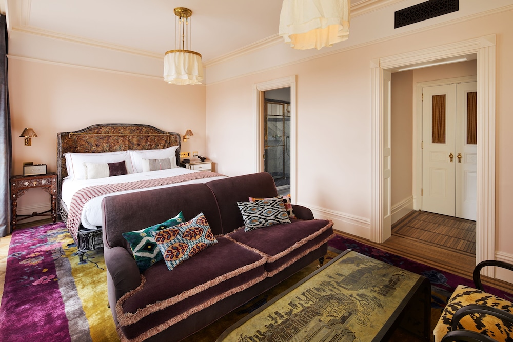 Chelsea, Premier, King Bed