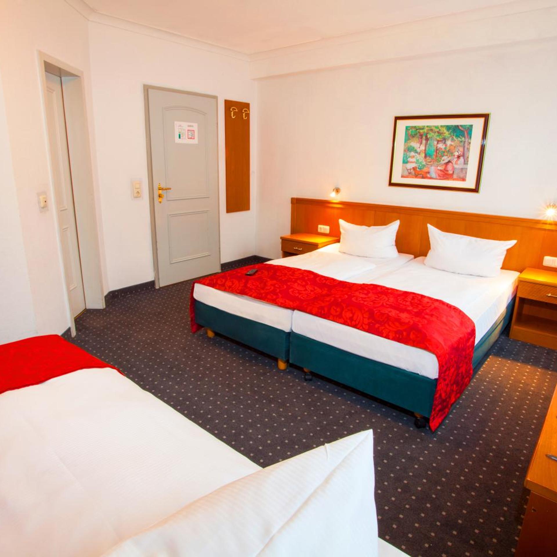 غرفة ثلاثية، Centro Hotel Royal 2/10