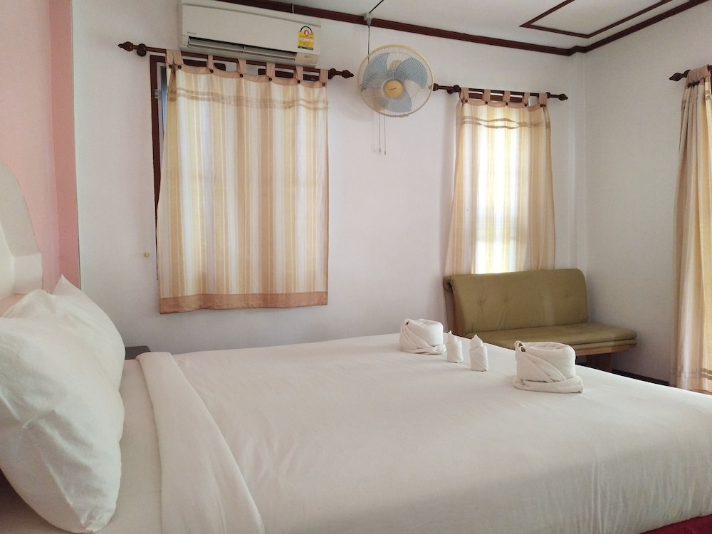 The Sunshine Resort 12/32