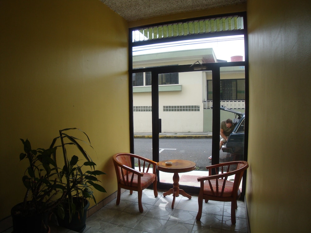 La Guaria Inn And Suites Hotel 35/65