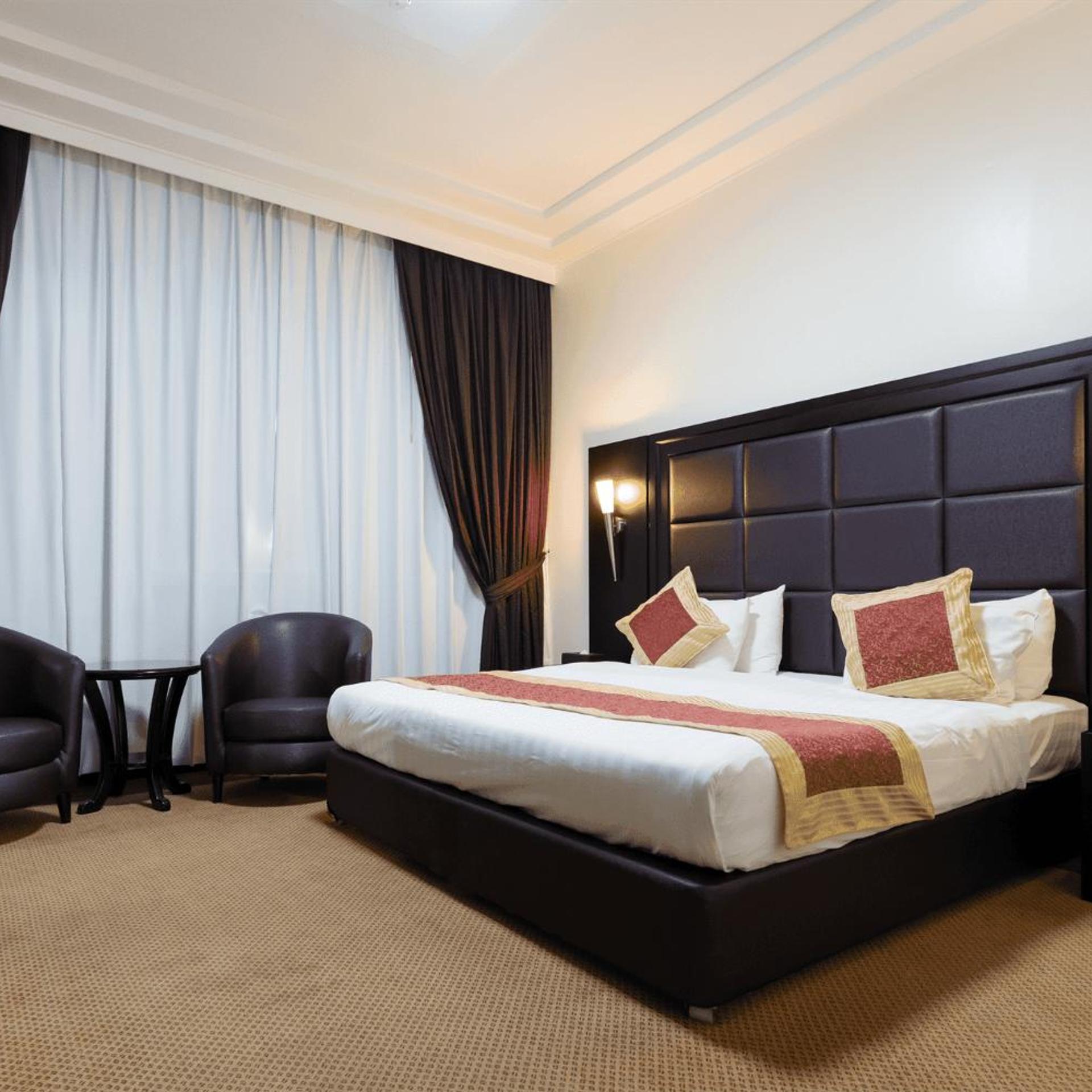 Royal Beach Hotel & Resort 18/50