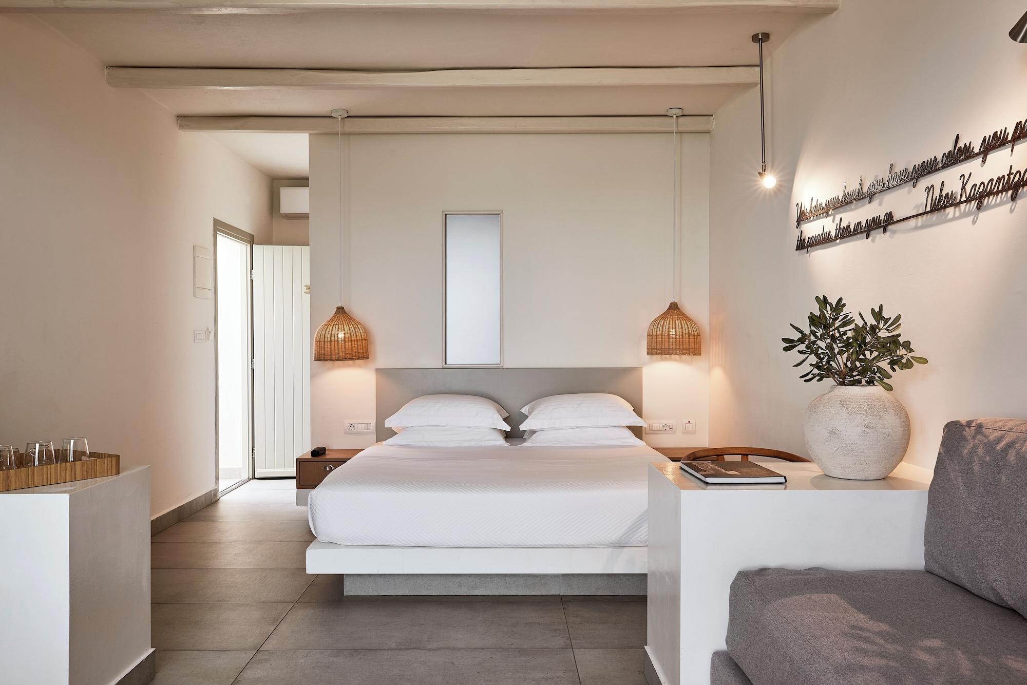 جناح ديلوكس ثلاثي بإطلالة على البحر بمسبح خاص
