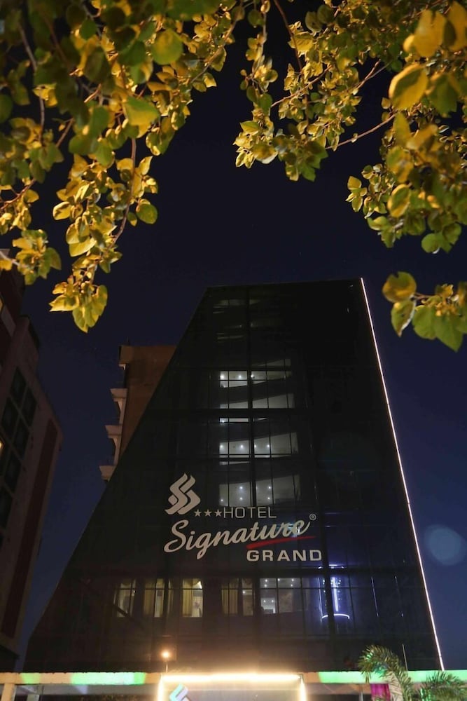 SIGNATURE GRAND 3/25