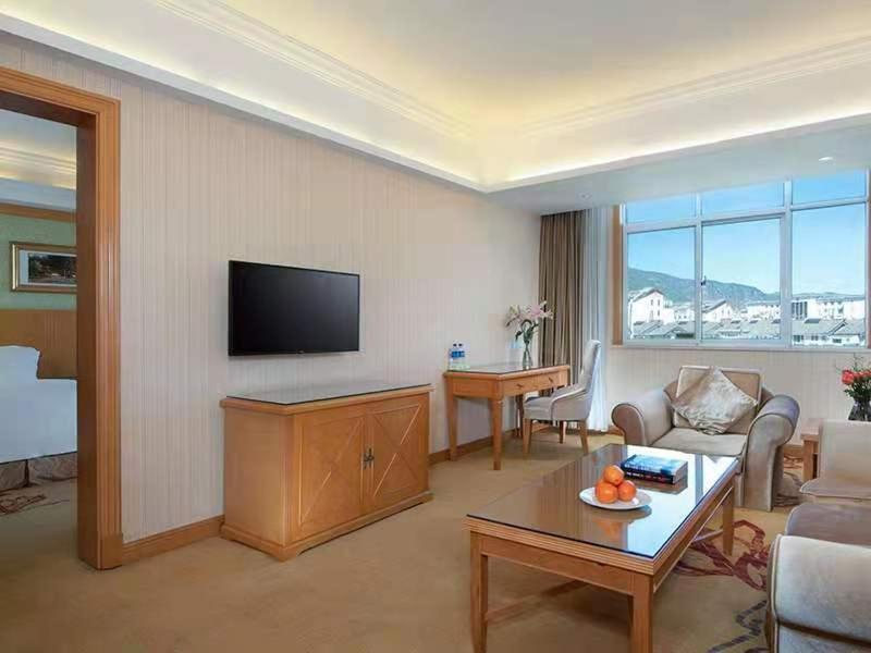 Vienna International Hotel (Lijiang Yuxue Avenue) 34/35
