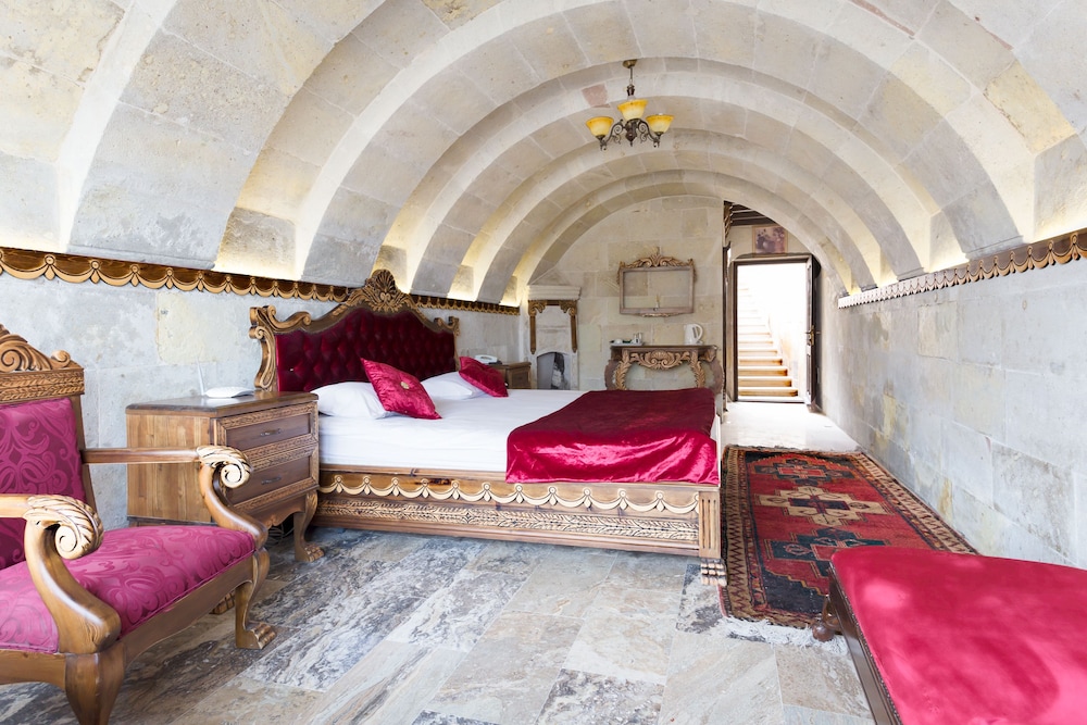Hermes Cave Hotel 8/46