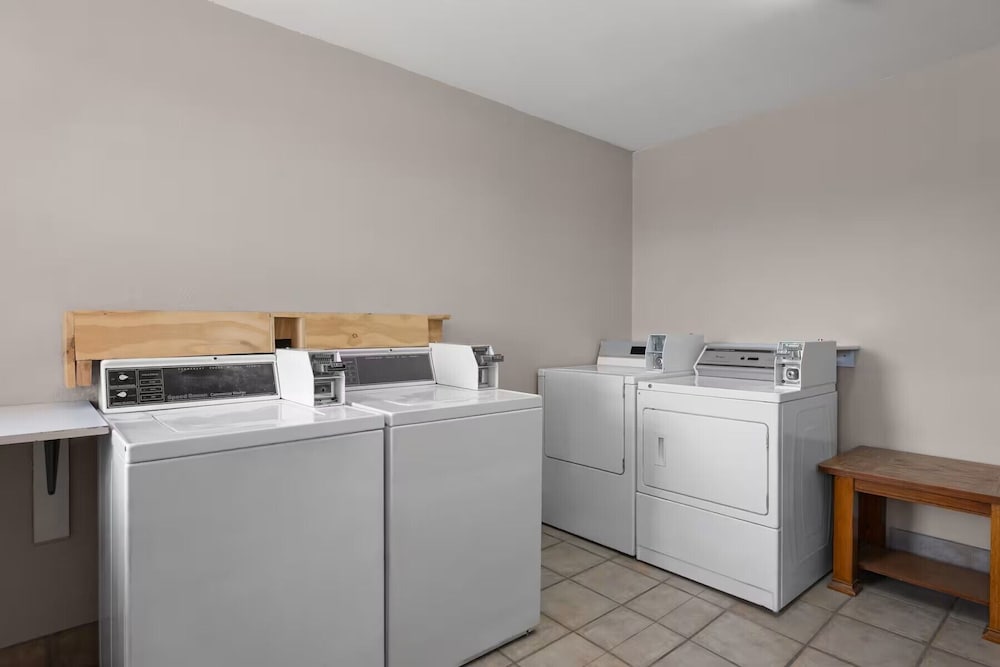 Days Inn by Wyndham Safford AZ 16/60