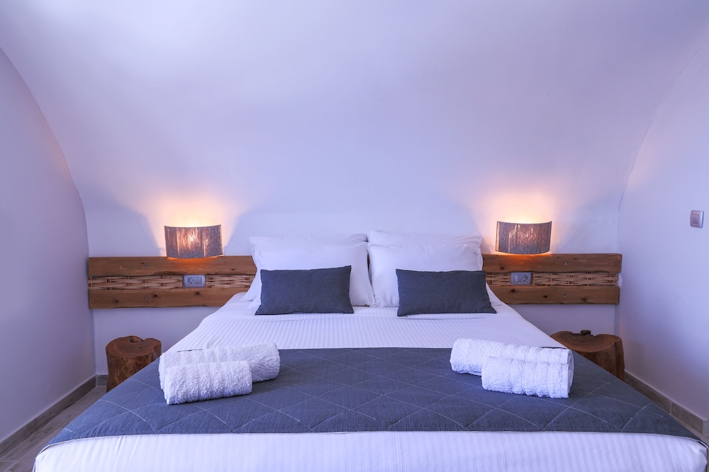 DELUXE, SUITE, SEA VIEW